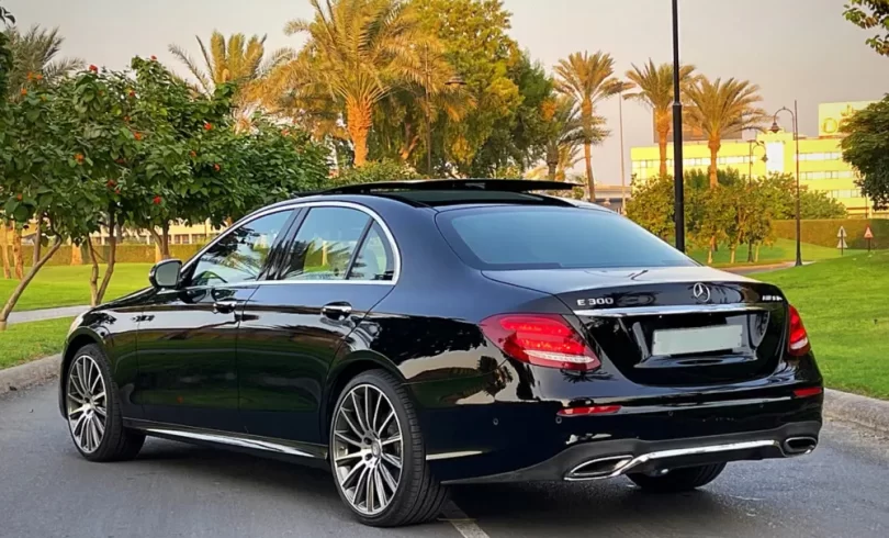 Mercedes-Benz_AMG-E300_2019_3