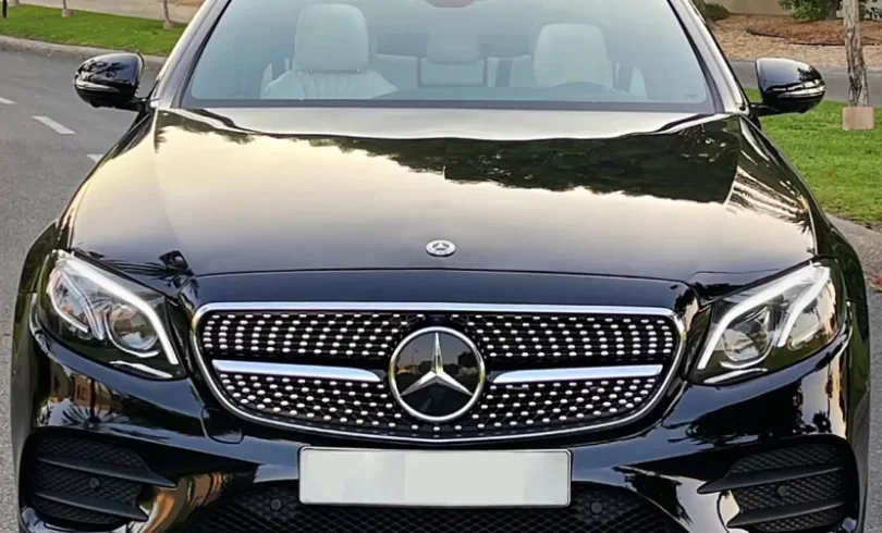 Mercedes-Benz_AMG-E300_2019_4