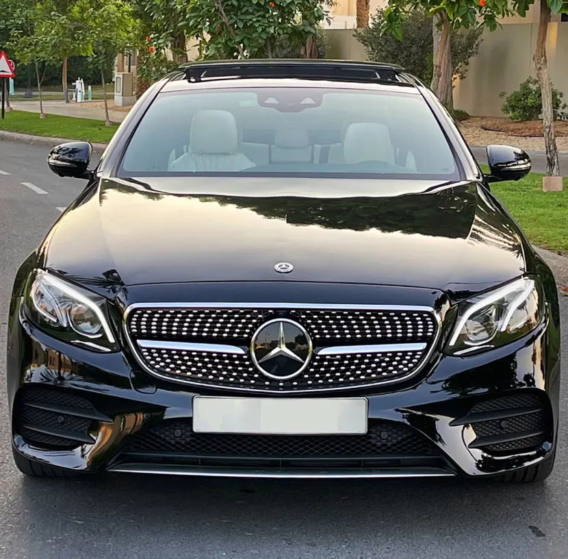 Mercedes-Benz_AMG-E300_2019_4